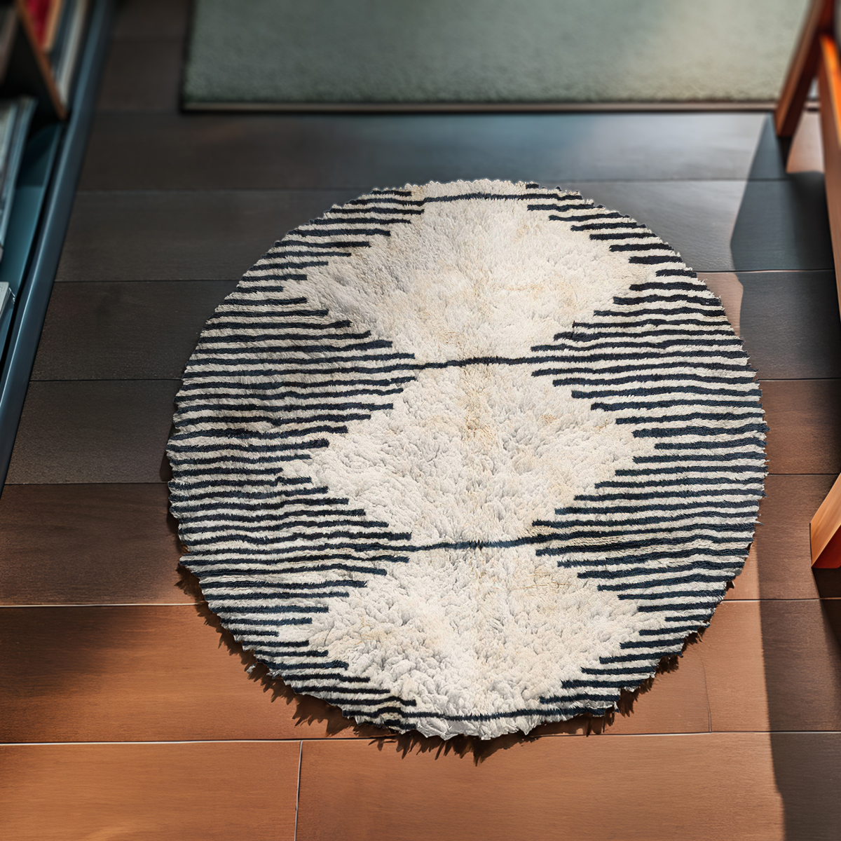 Black and White Round Rug