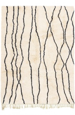 white rug and black lines 4697