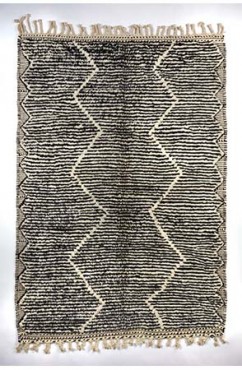 Vibrant Black and White Moroccan Rug 2959